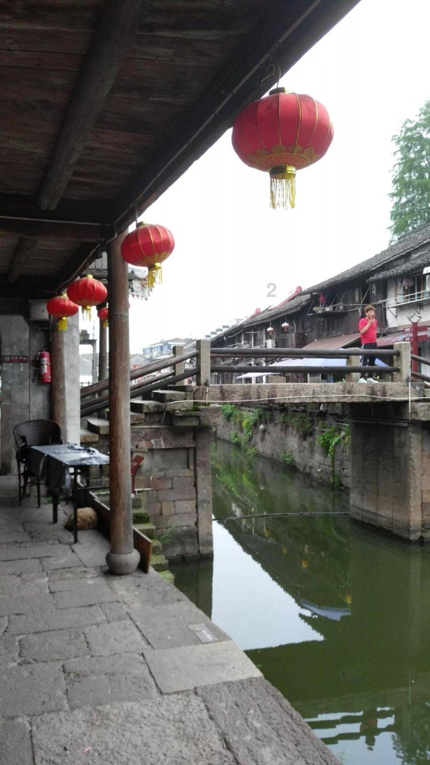 逃离阴森的岛屿